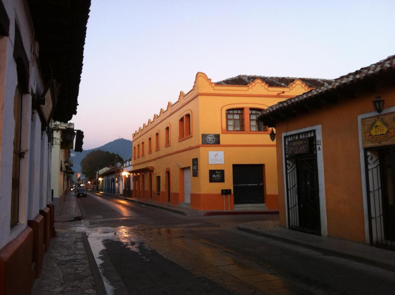 Puerta Vieja Hostel San Cristóbal de Las Casas Buitenkant foto